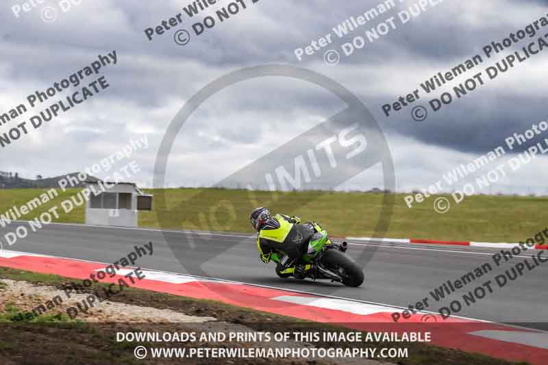 cadwell no limits trackday;cadwell park;cadwell park photographs;cadwell trackday photographs;enduro digital images;event digital images;eventdigitalimages;navarra;no limits trackdays;peter wileman photography;racing digital images;trackday digital images;trackday photos